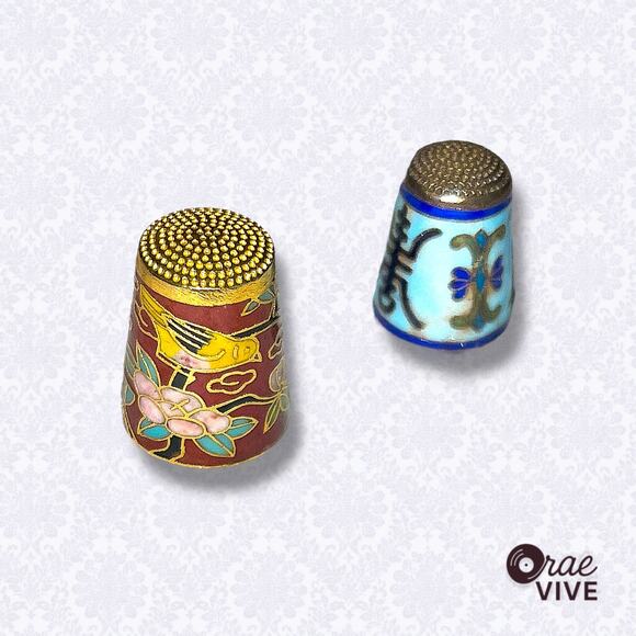 Vintage Chinese Cloisonné Thimble Set of 2 - Floral & Bird Enamel - Picture 2 of 4